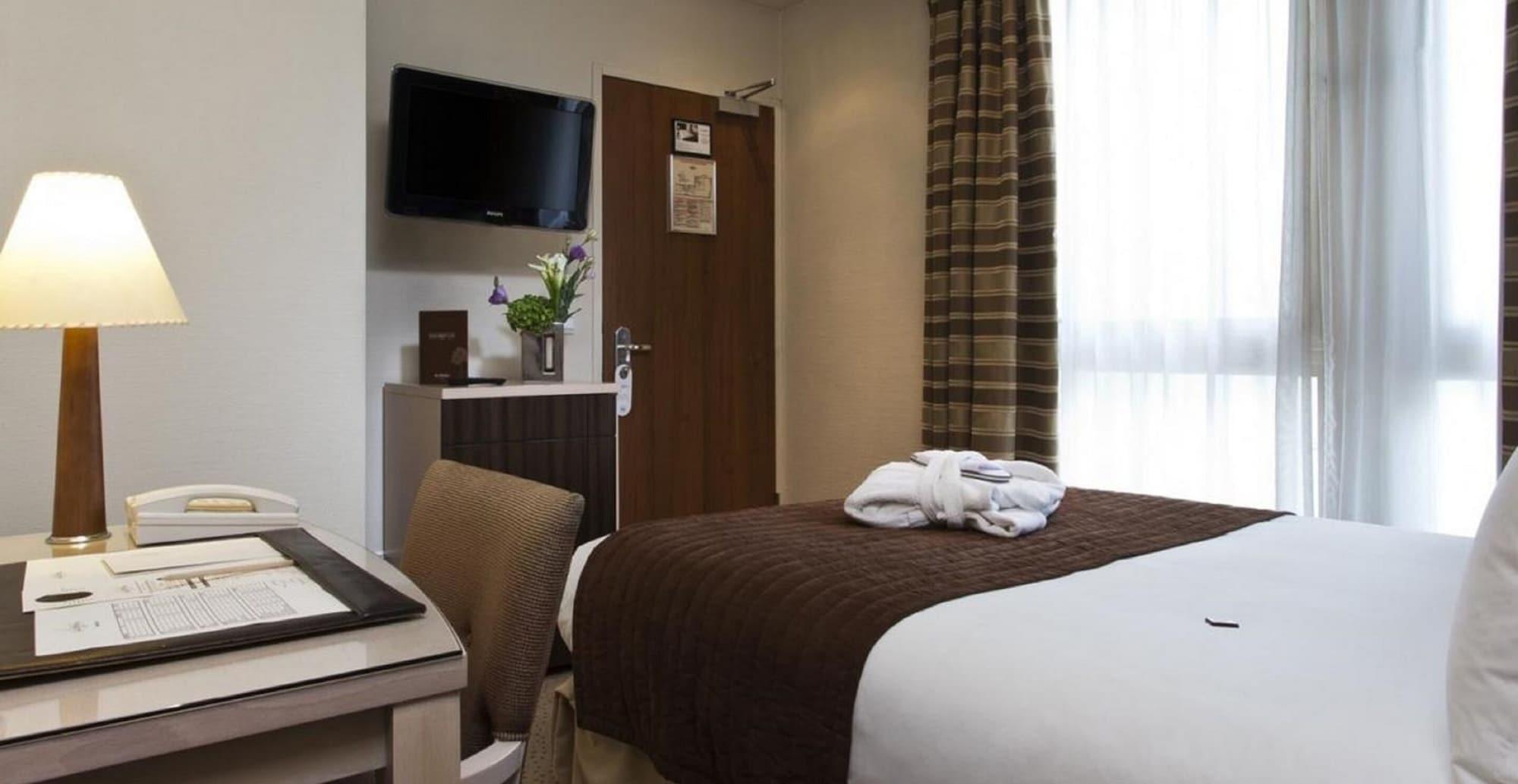 Hotel Le Pera Париж Екстериор снимка