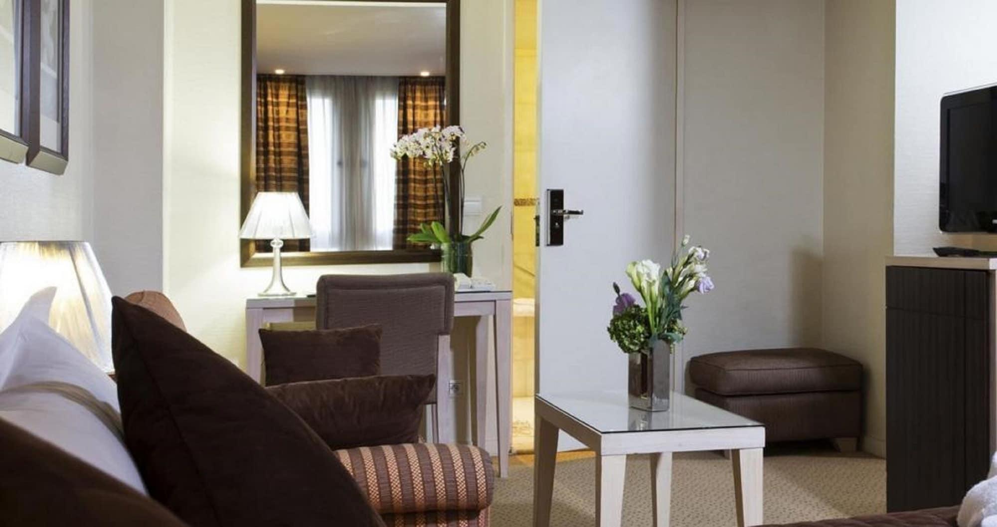 Hotel Le Pera Париж Екстериор снимка