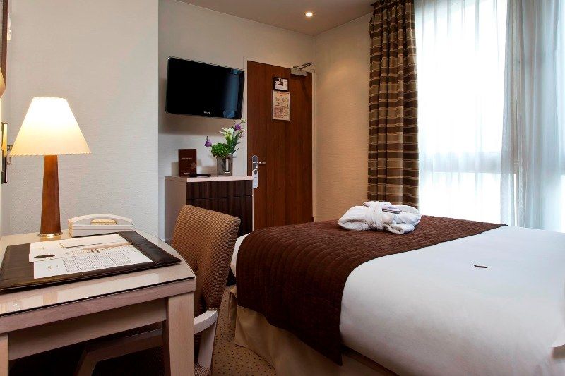 Hotel Le Pera Париж Екстериор снимка